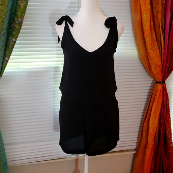 Boohoo Black Bow Strap Jumpsuit - Picture 1 of 5